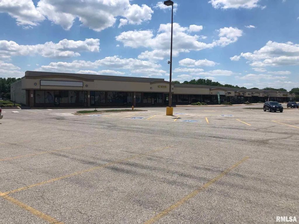4024 Blackhawk Road, Rock Island