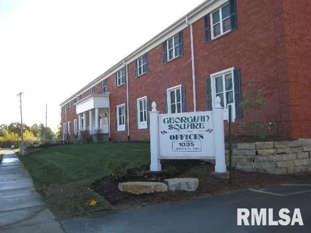 1035 Lincoln Road 102, Bettendorf