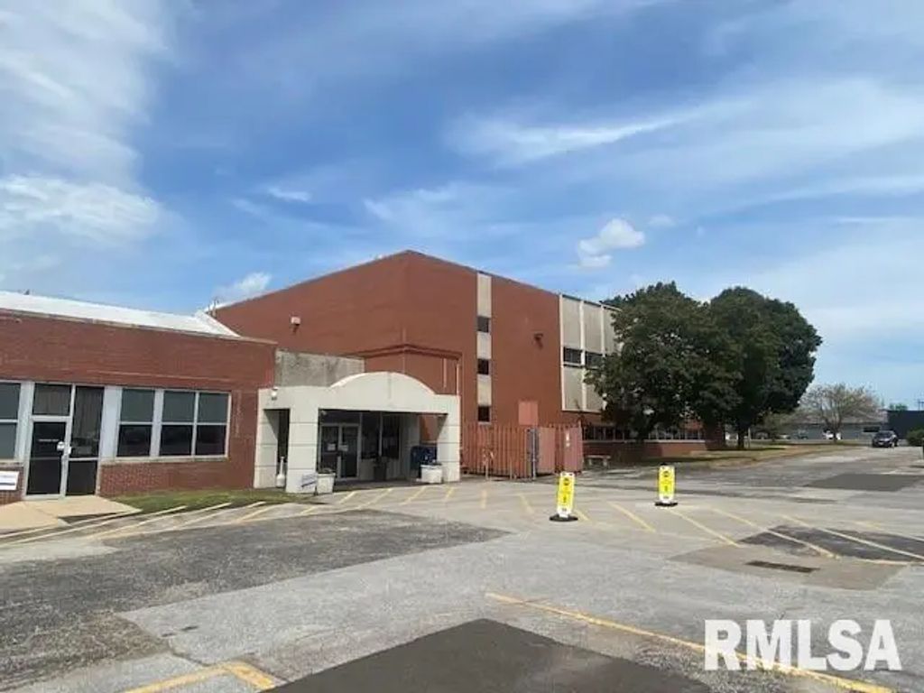 500 42nd Street 3, Rock Island