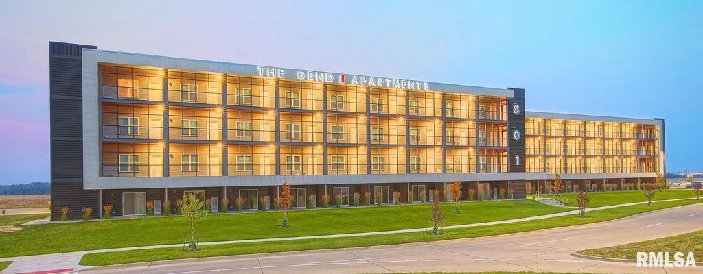 801 Bend Blvd Boulevard, Moline