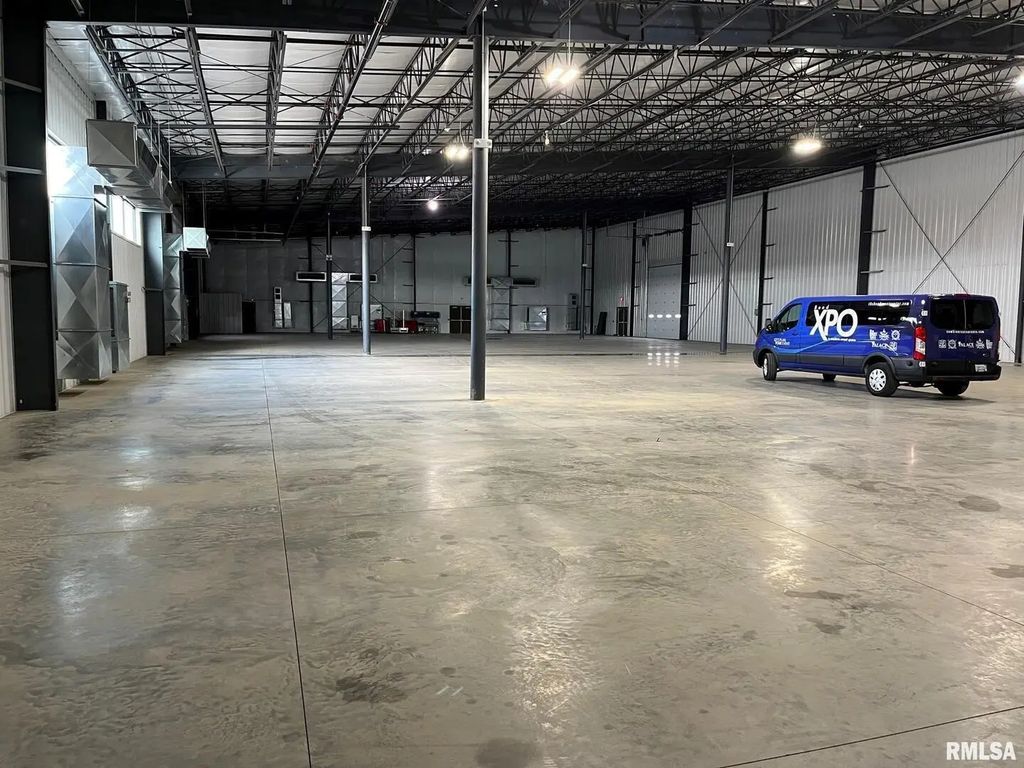 922 Mississippi Parkway, East Moline
