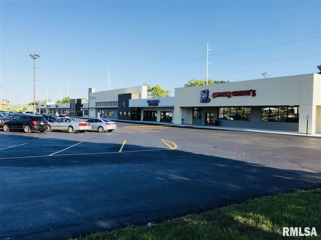 903 E Kimberly Road 18, Davenport