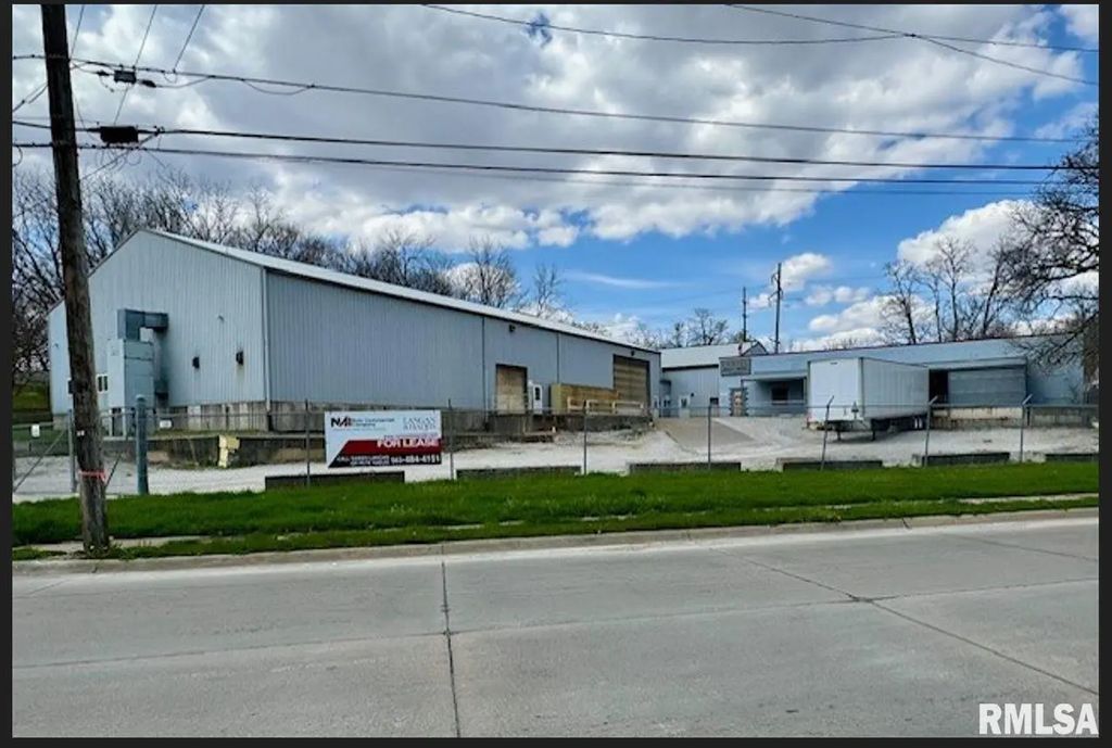 2902 Indian Road, Davenport