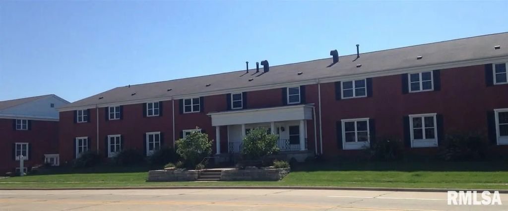 985 Lincoln Road 333, Bettendorf