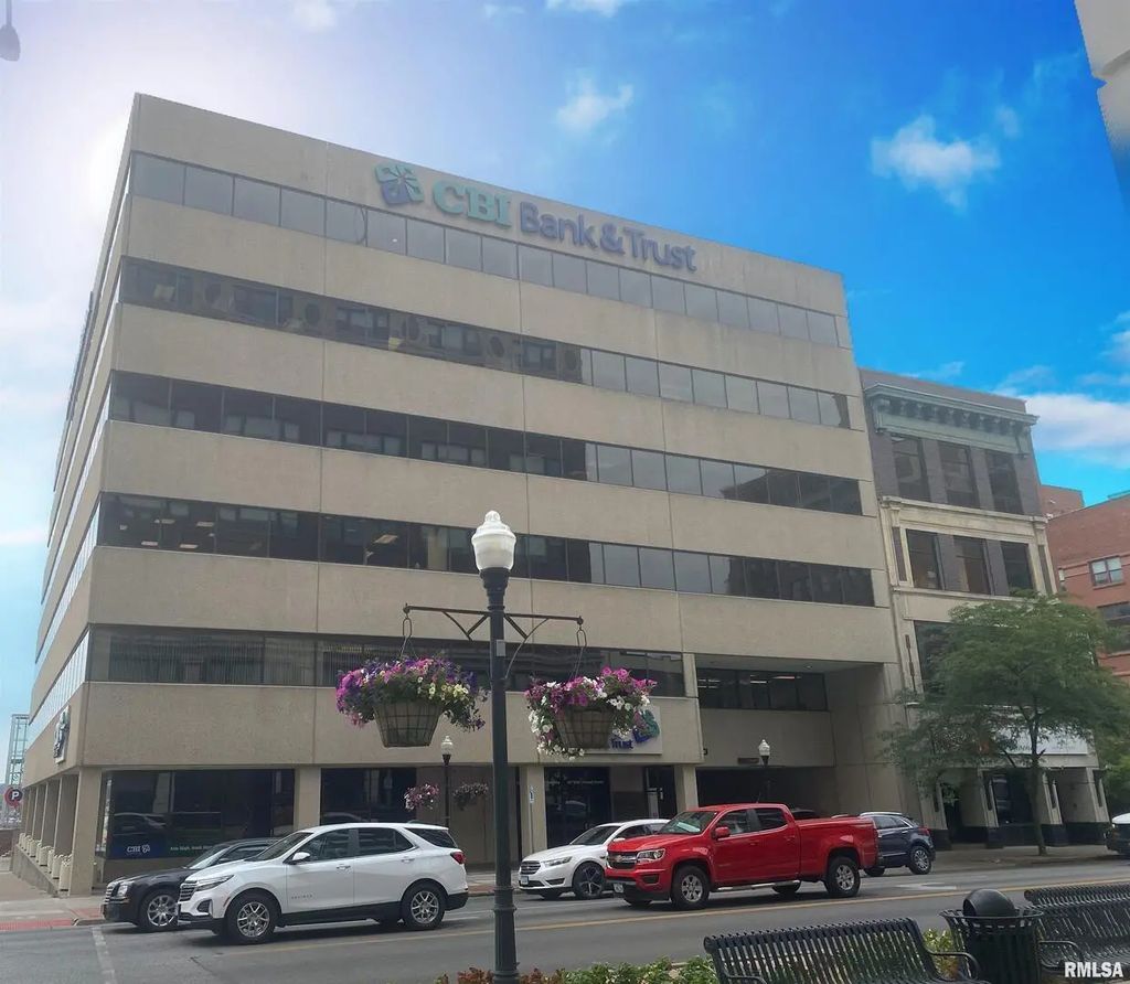 101 W 2nd Street 400a, Davenport