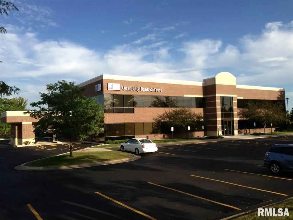 5405 Utica Ridge Road 106, Davenport