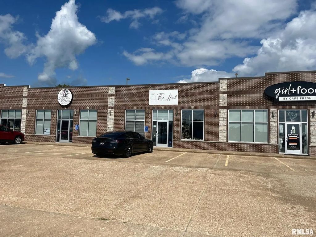 5345 Belle Avenue 2, Davenport