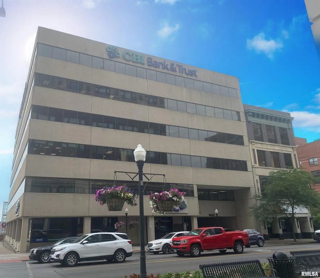 101 W 2nd Street 306, Davenport