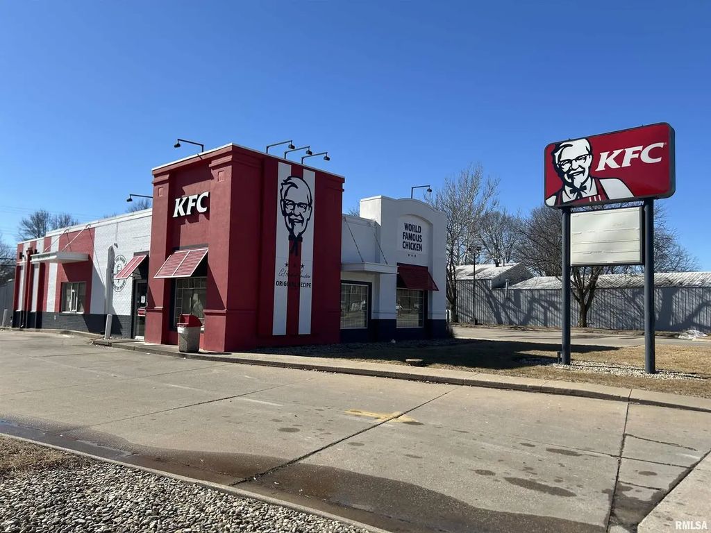 615 E Jackson Street, Macomb