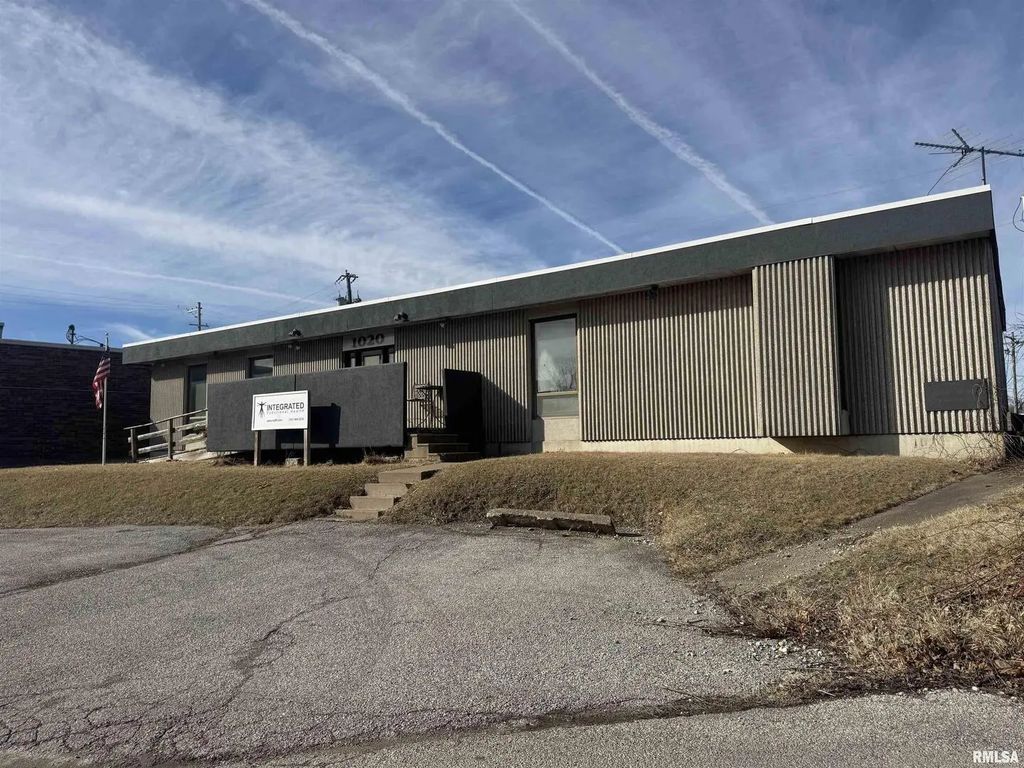 1020 Lincoln Road, Bettendorf