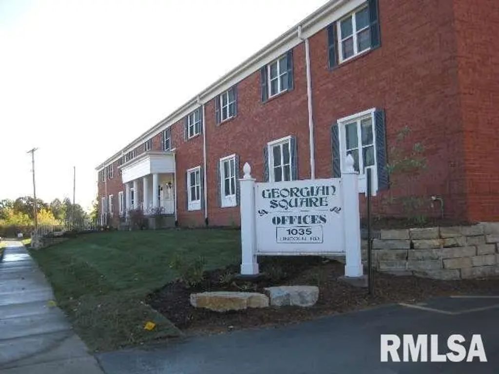 1035 Lincoln Road 105, Bettendorf