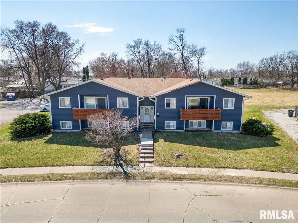 2751 W 72nd Street, Davenport