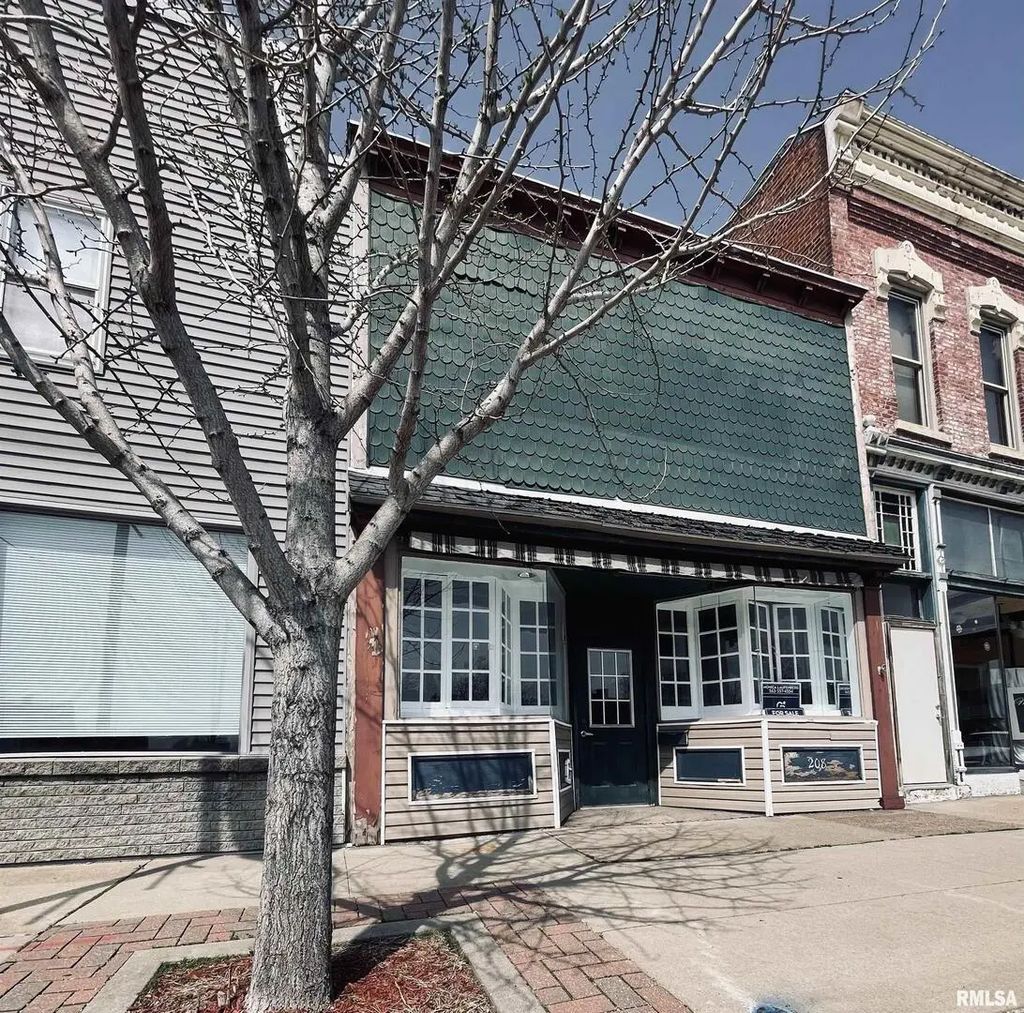 208 Main Avenue, Clinton