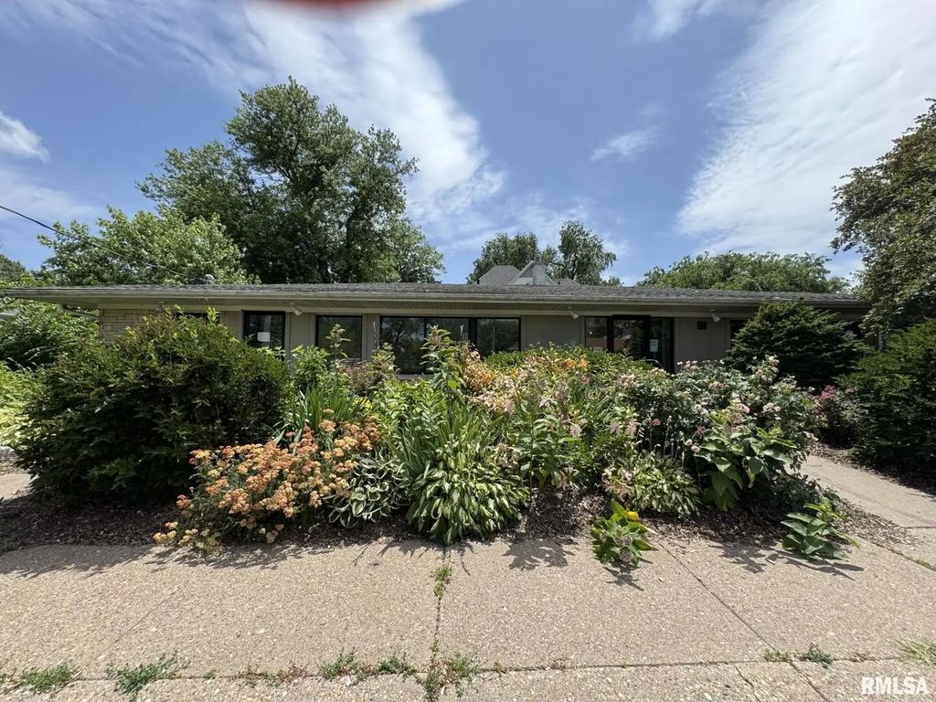 415 E George Washington Boulevard, Davenport