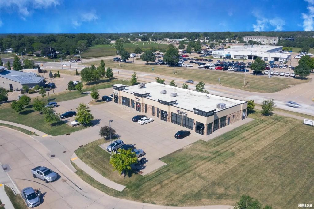 3280 Ridge Point Bldg2, Bettendorf