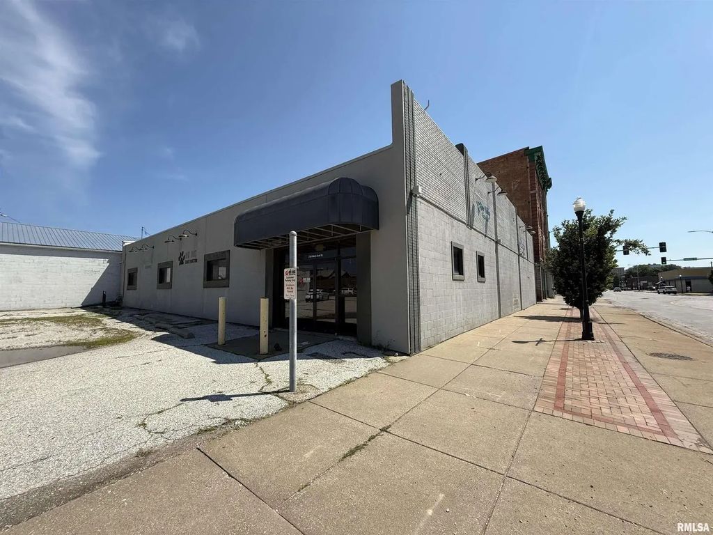 724 W 2nd Street, Davenport