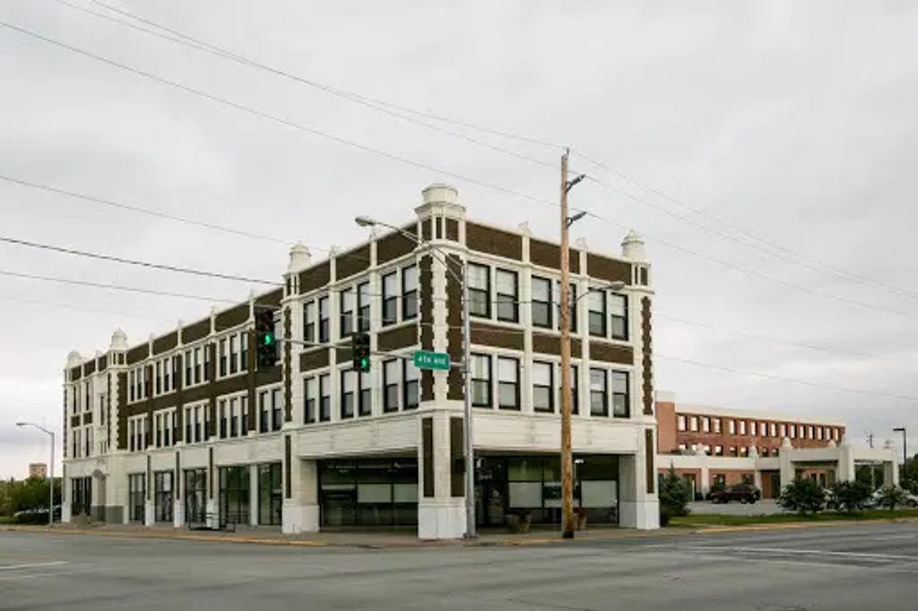 2401 4th Avenue, Rock Island