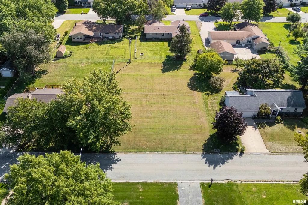 104 N 2nd Street, Colona