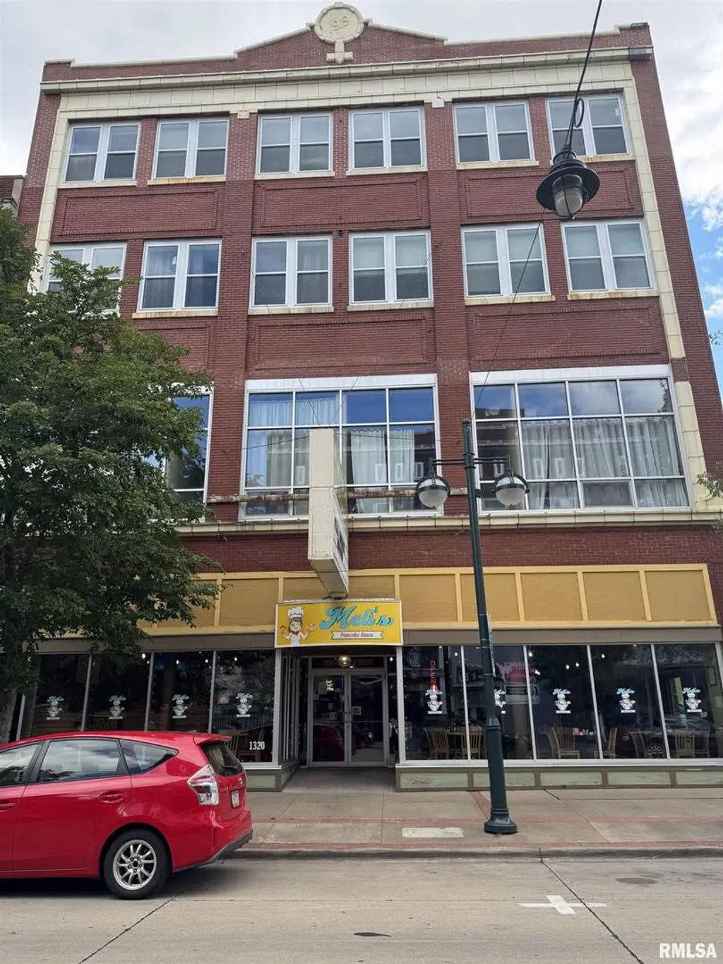 1320 5th Avenue, Moline