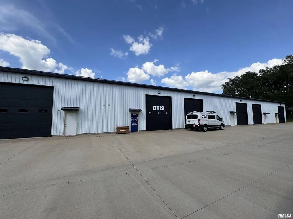 7205 Hancock Court, Davenport