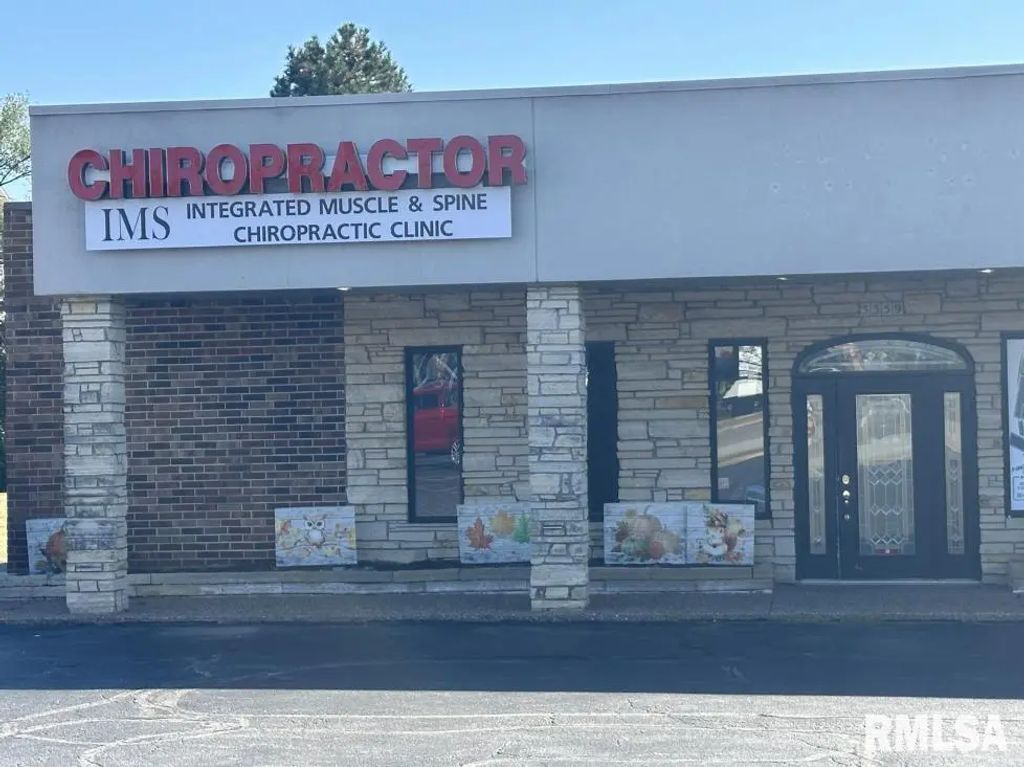 3359 Middle Road 1, Bettendorf