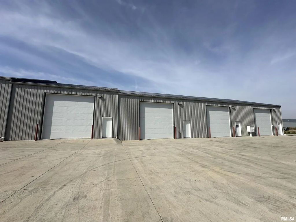 7620 Louis Rich Court 13-14, Davenport