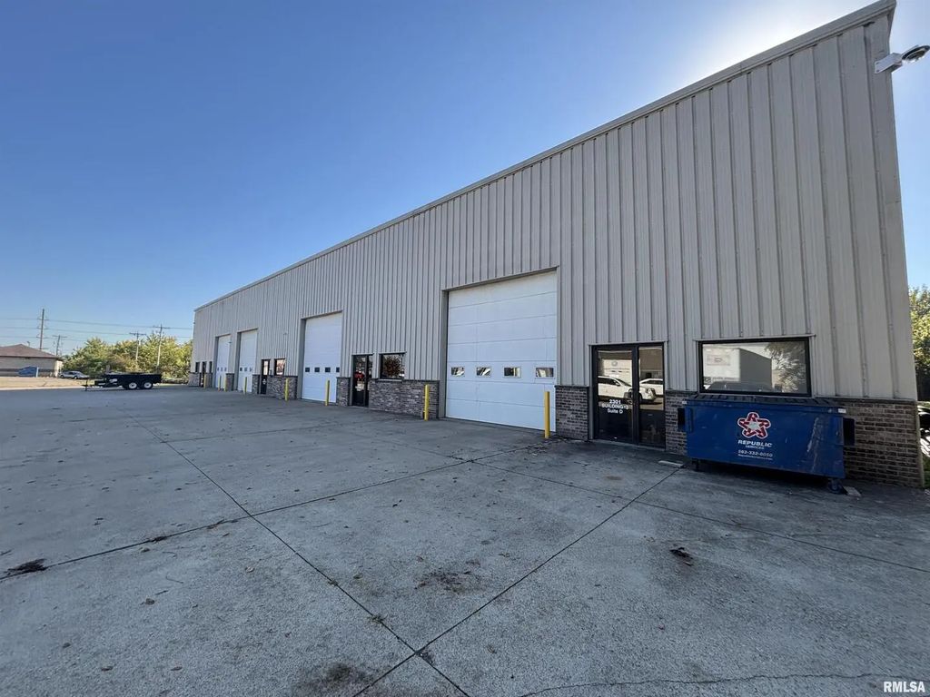 2301 Manufacturing Drive, Clinton