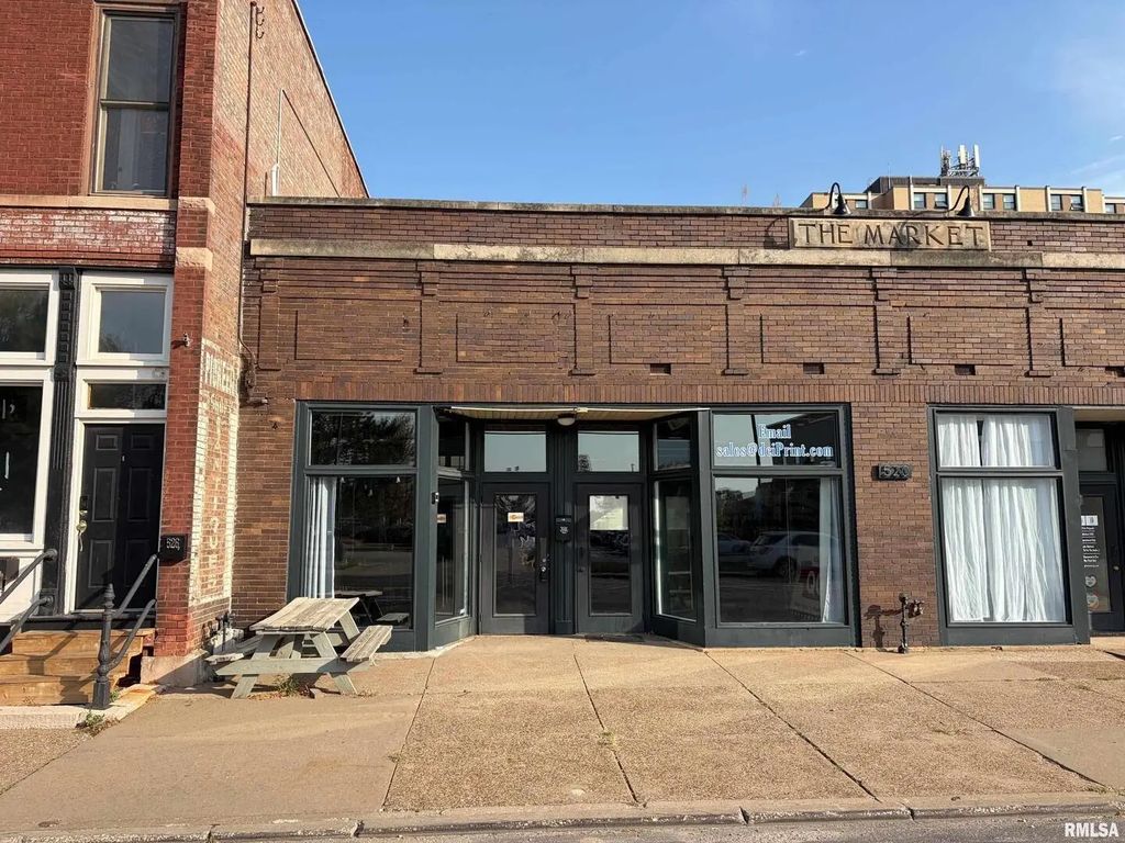520 W 2nd Street, Davenport