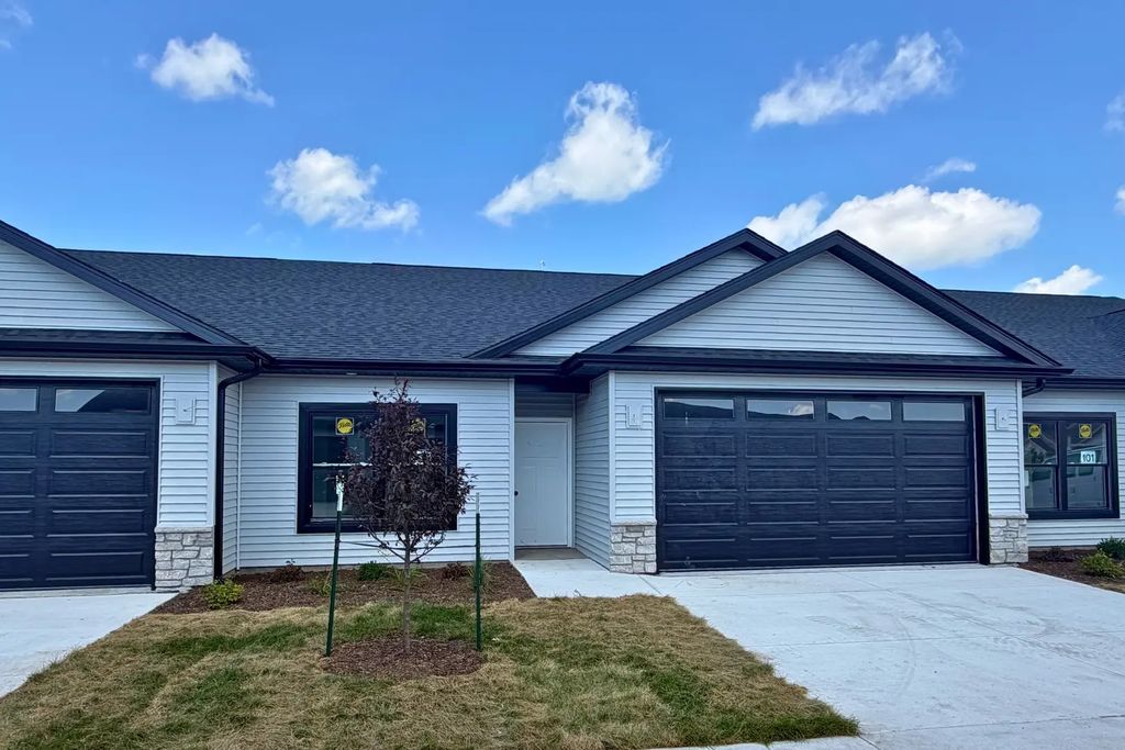 1704 Redbud Circle 102, Eldridge