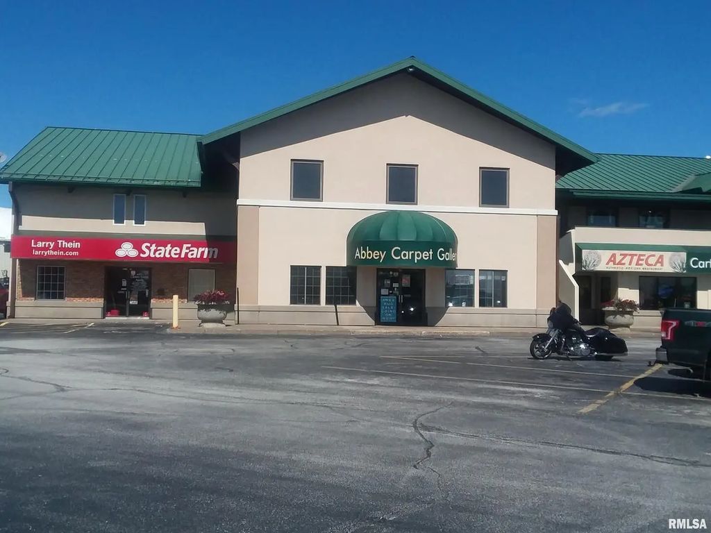 4811 N Brady Street, Davenport