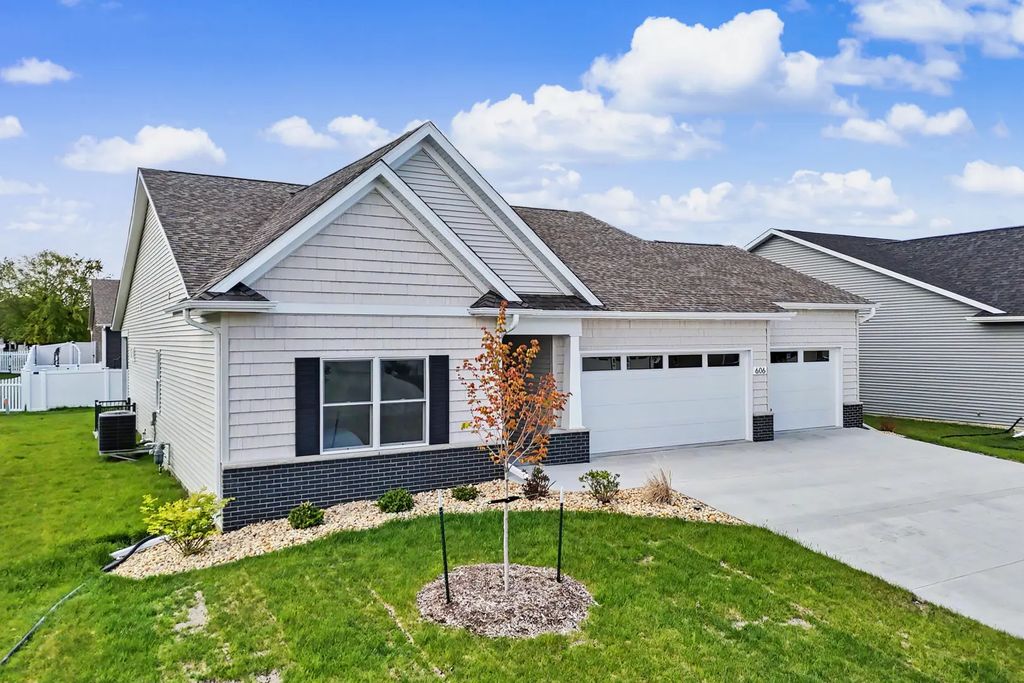 606 Kevin Road, Blue Grass