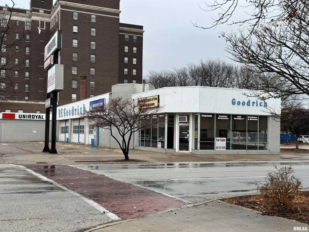 1901 4th Avenue, Rock Island
