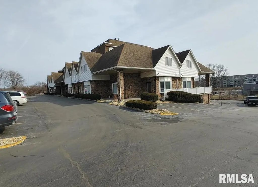 2435 Kimberly Road 215s, Bettendorf
