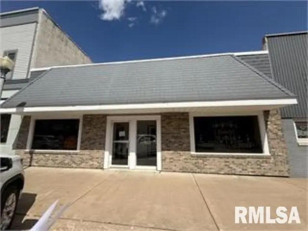 123 & 125 W 4th Street, Wilton