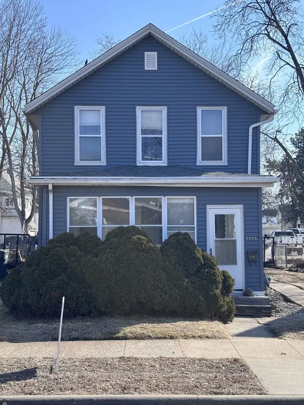 2225 Pershing Boulevard, Clinton