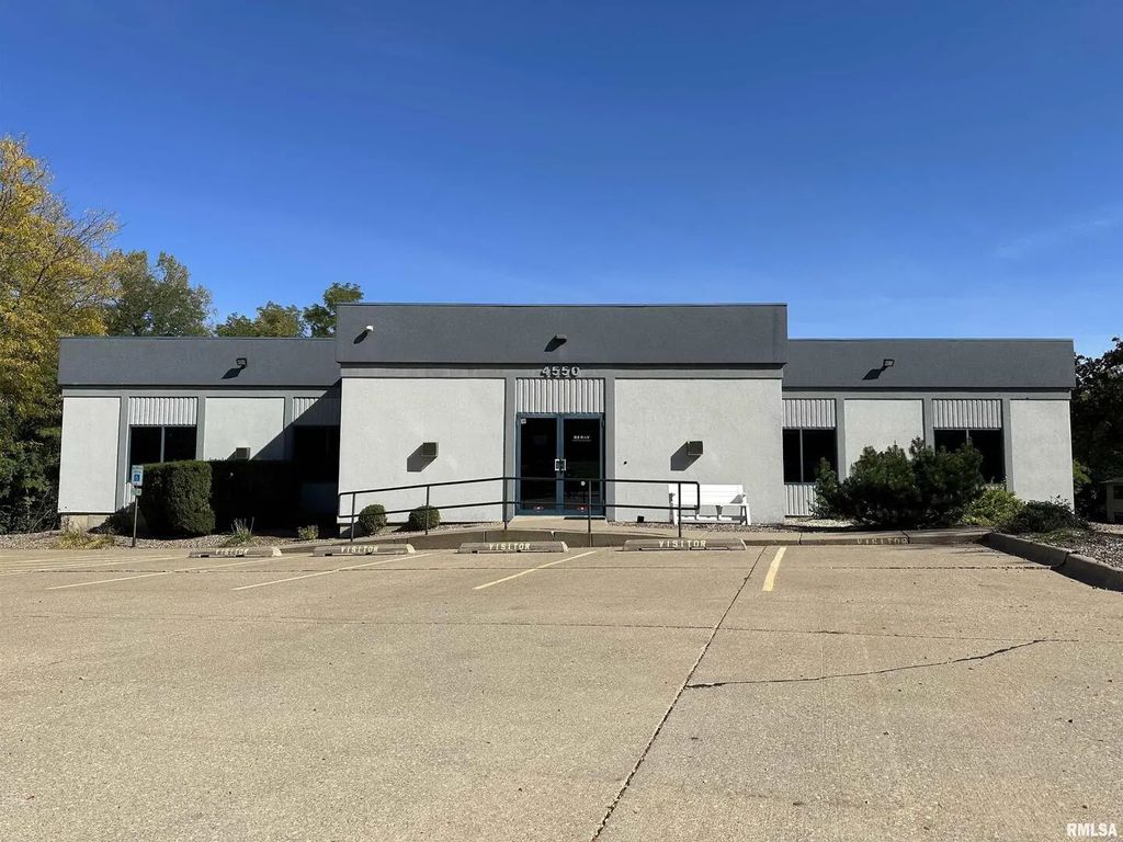4550 Kennedy Drive Lower Level, East Moline