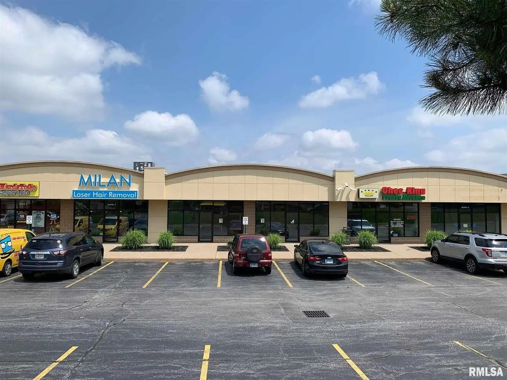 2222 E 53rd Street 8, Davenport