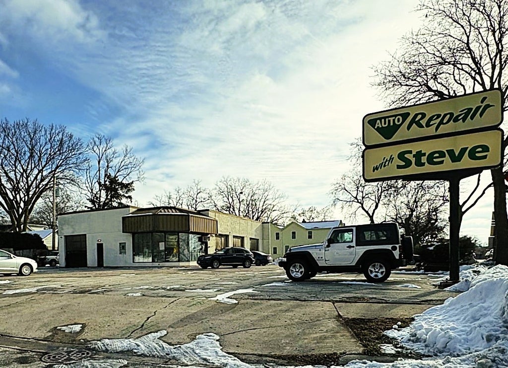 1131 Waukegan Road, Glenview, 60025