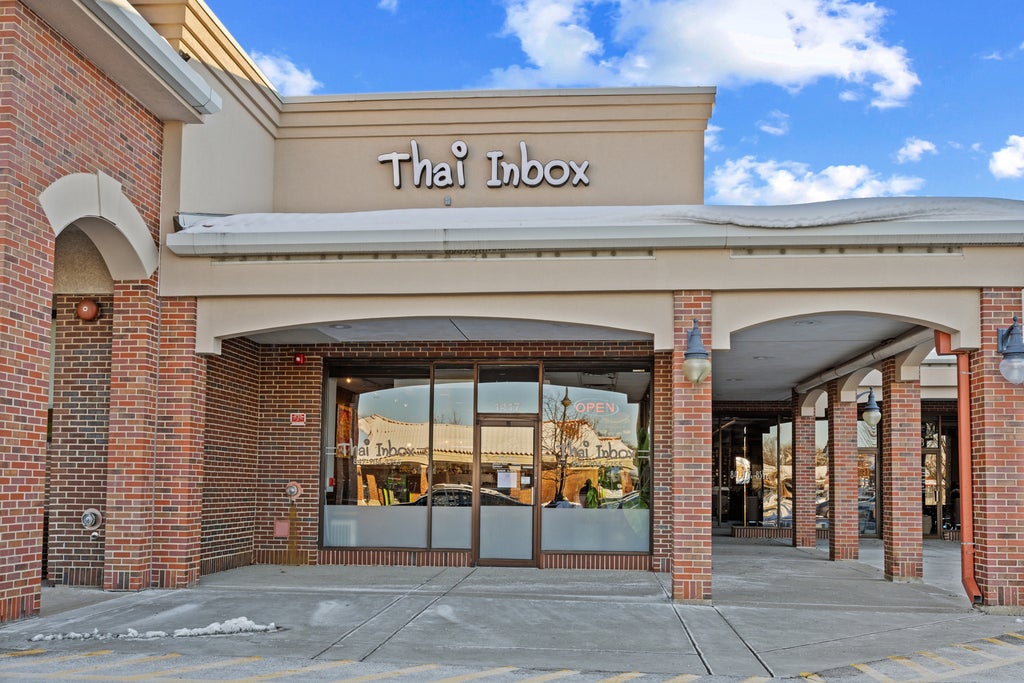 1417 Waukegan Road, Glenview, 60025