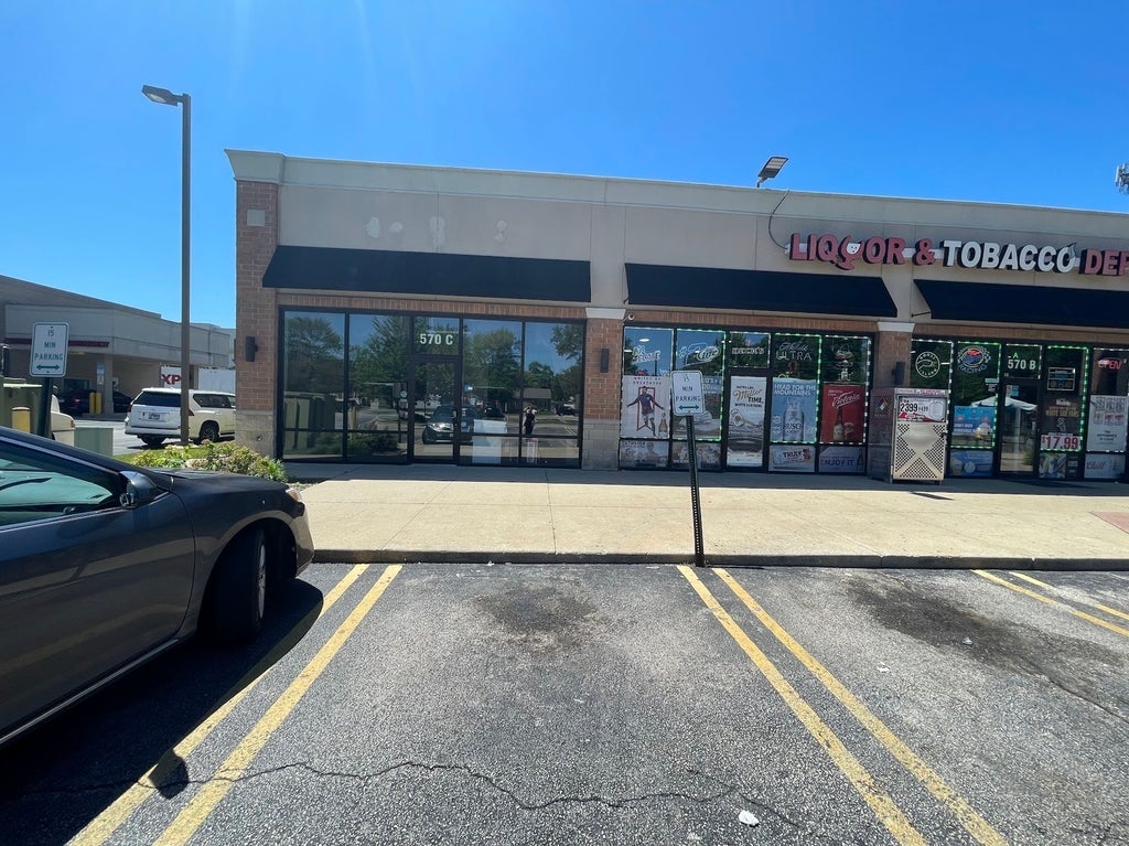 570 North Schmale Road C, Carol Stream