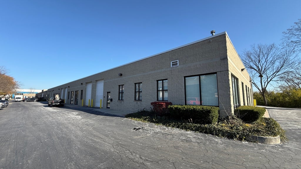 831 Oakton Street 831-837, Elk Grove Village