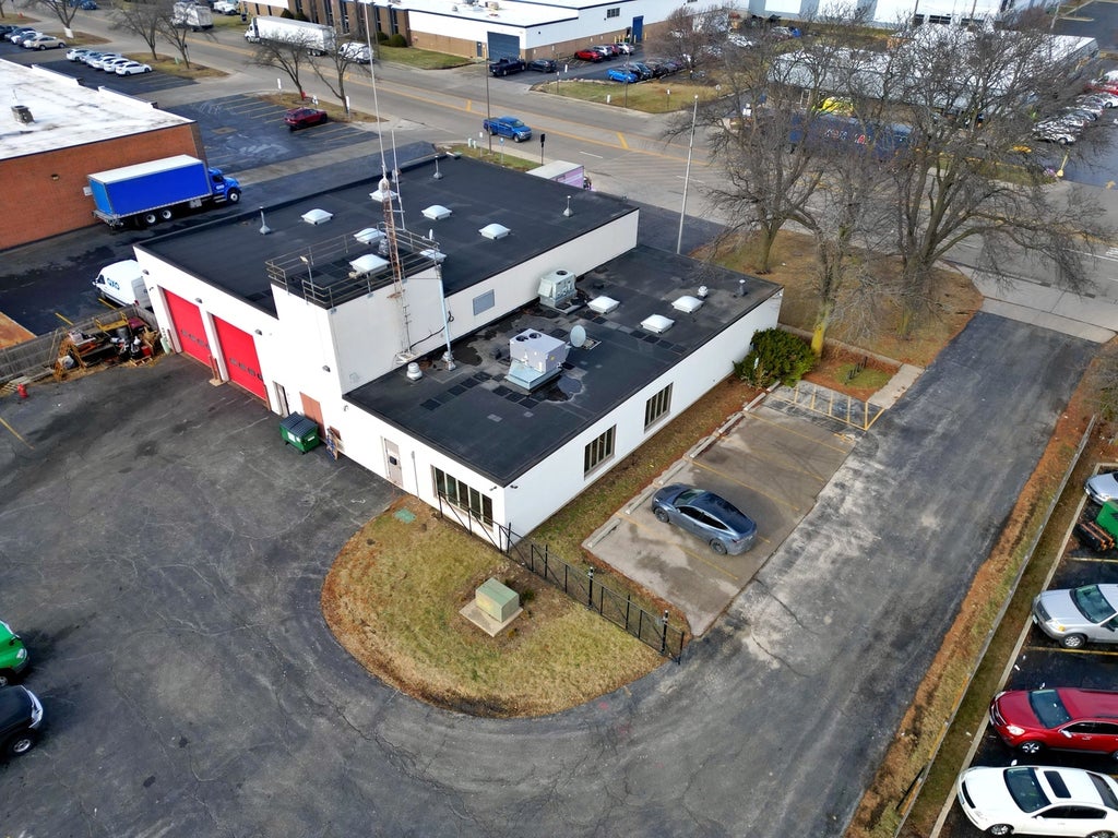 1655 Greenleaf Avenue, Elk Grove Village