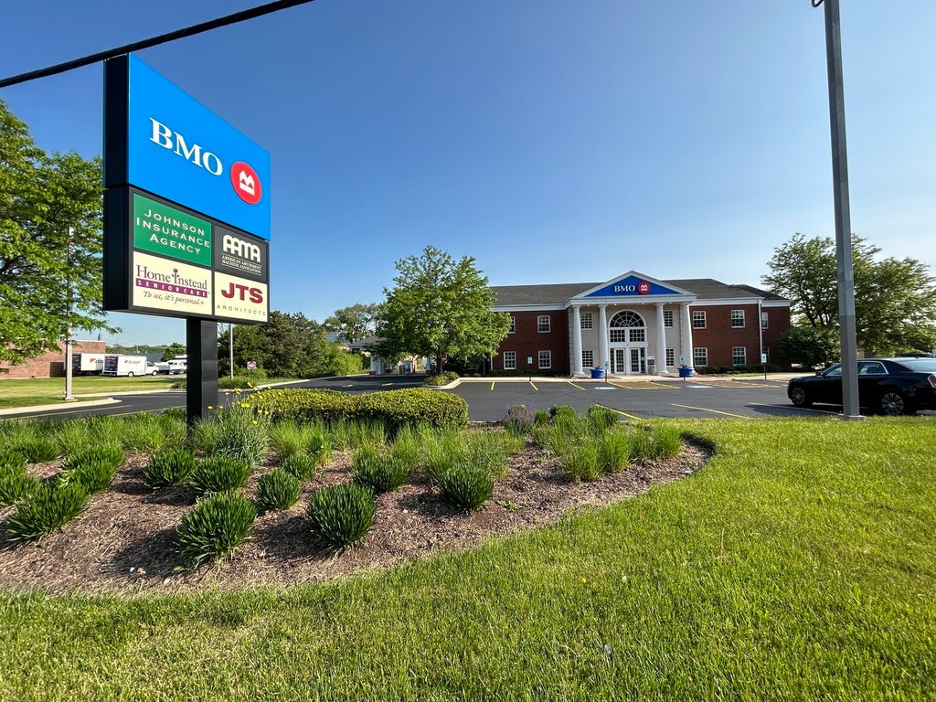 450 East Higgins Road, Elk Grove Village