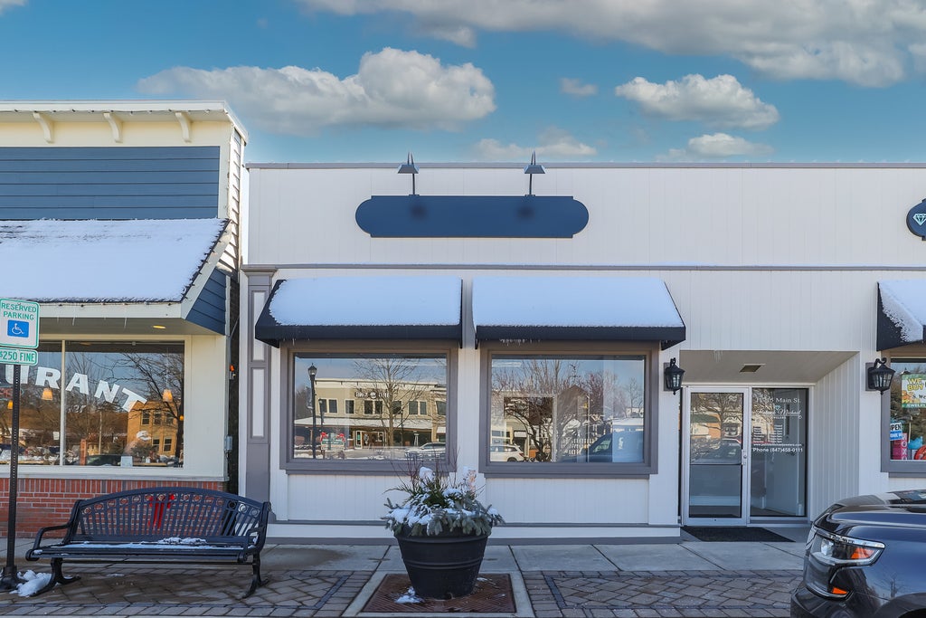 11715 East Main Street B, Huntley