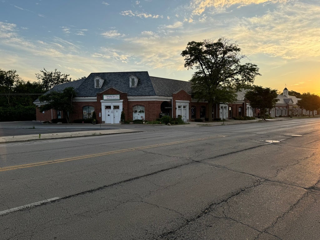 630-642 Busse Highway, Park Ridge