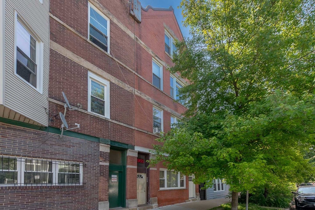 2955 North Spaulding Avenue, Chicago, 60618