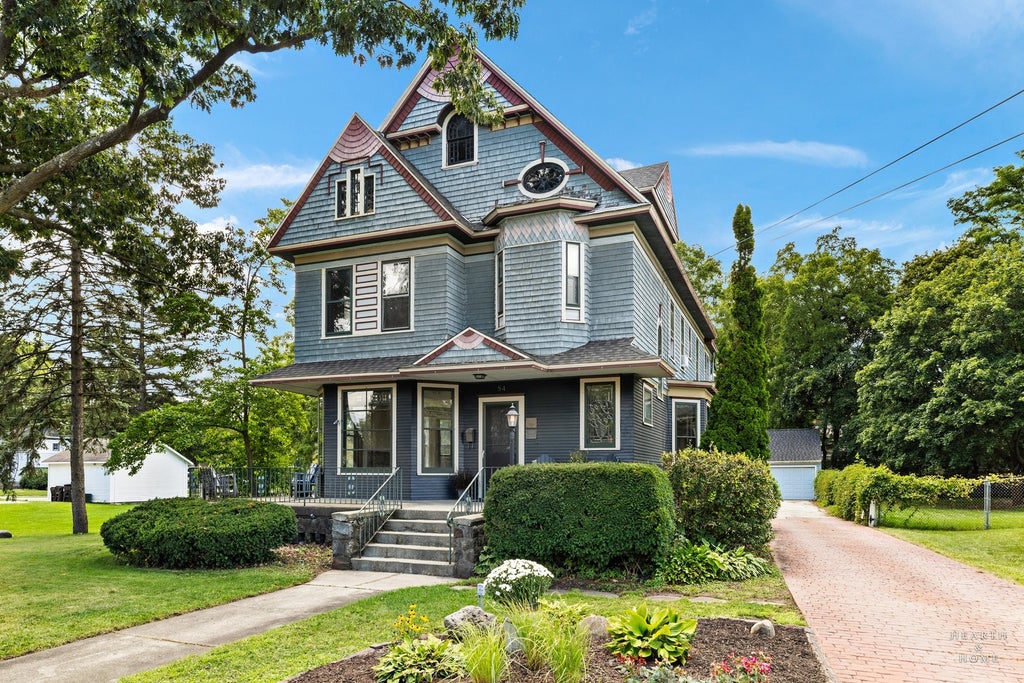 84 North Walkup Avenue, Crystal Lake