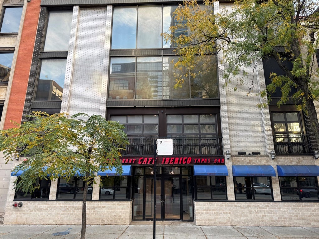 737 North Lasalle Street, Chicago
