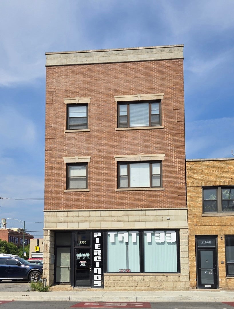 2350 West Grand Avenue, Chicago