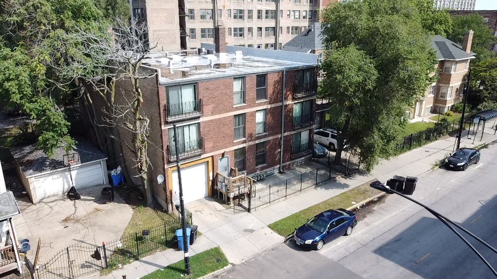 2720 East 75th Street, Chicago, 60649